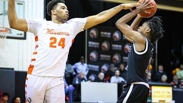 Michigan boys high school basketball: UD-Jesuit vs. Brother Rice from February 10, 2023